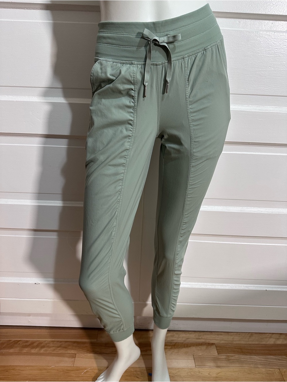 Lululemon Dance Studio Mid-Rise Jogger *Full Length Size 2 Green $118